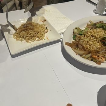 Om - Soft chow mein ( we asked the waitress for crunchy or extra crunchy) - Indian Near Me - Montreal, Quebec Om - Soft chow mein ( we asked the waitress for crunchy or extra crunchy) - Indian Near Me - Montreal, Quebec