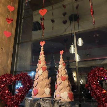 Pino's Pizza & Restaurant - Cute Valentine's Day decor in our booth's window - Pizza Near Me - Woodbridge, New Jersey