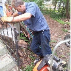 Local Guy Plumbing Drain service - Dave came  and dug up my tree clogged waste pipe. A dirty job, but well done!