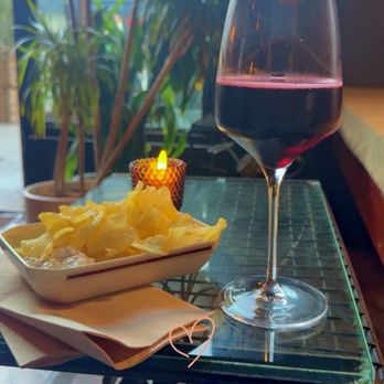 Kippered - Enjoying Lambrusco wine and French onion dip with chips - Wine Bars Near Me - Los Angeles, California