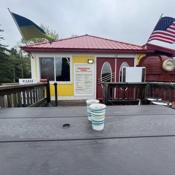 Bridgeview Diner - Dogs are allowed on the deck. - Burgers Near Me - Mackinaw City, Michigan Bridgeview Diner - Dogs are allowed on the deck. - Burgers Near Me - Mackinaw City, Michigan