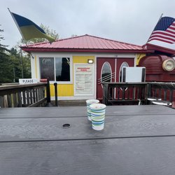 Bridgeview Diner - Dogs are allowed on the deck.