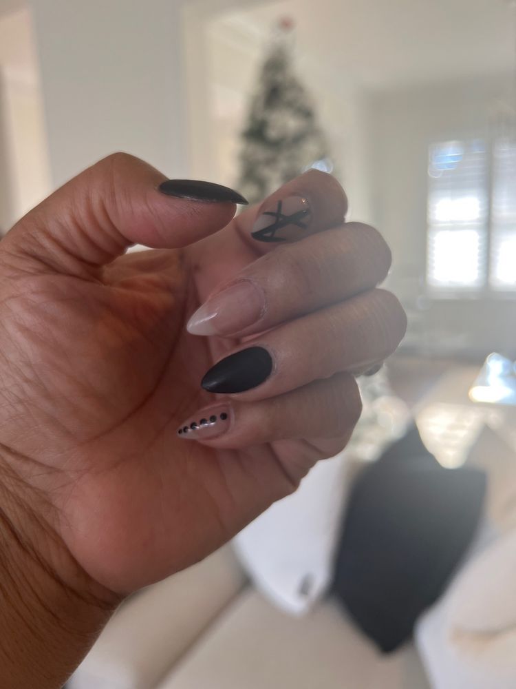 Brookhaven Nail City Logo