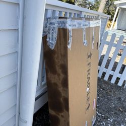 Best Buy - This is the way it was received. It was a 43" tv in a box for an 80" tv. Got it yesterday and returned today.