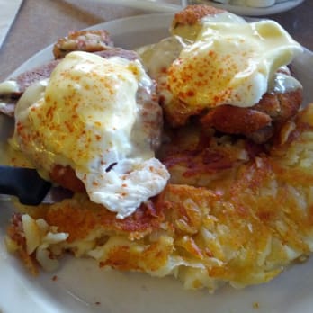 Bill's Cafe - Crab Cake Benedict with hash browns - American Near Me - San Jose, California