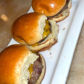 Peggy Kinnane’s - Sliders - Irish Near Me - Arlington Heights, Illinois