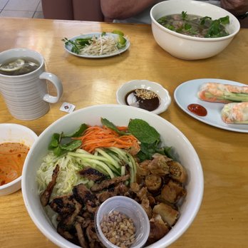Pho House Best Noodles - Bun, pho and spring rolls are to die for!!!! Just found a new favorite place in El Paso! - Vietnamese Near Me - El Paso, Texas Pho House Best Noodles - Bun, pho and spring rolls are to die for!!!! Just found a new favorite place in El Paso! - Vietnamese Near Me - El Paso, Texas