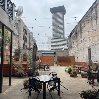 Bearcat CBD - Outdoor patio - Coffee & Tea Near Me - New Orleans, Louisiana Bearcat CBD - Outdoor patio - Coffee & Tea Near Me - New Orleans, Louisiana