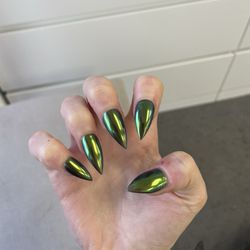 Daisy Nail & Spa - Green chrome nails