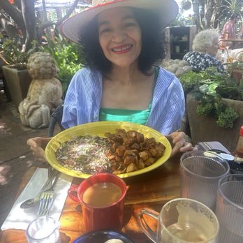 Tower Cafe - Happy customer - Breakfast & Brunch Near Me - Sacramento, California Tower Cafe - Happy customer - Breakfast & Brunch Near Me - Sacramento, California