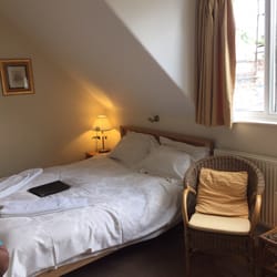 St. Raphael Guest House - Family guestroom