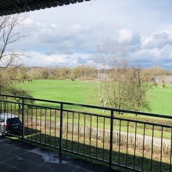 Bootshaus Ehingen - Ausblick Veranda im Bootshaus - Schnitzel Near Me - Duisburg, NW Bootshaus Ehingen - Ausblick Veranda im Bootshaus - Schnitzel Near Me - Duisburg, NW