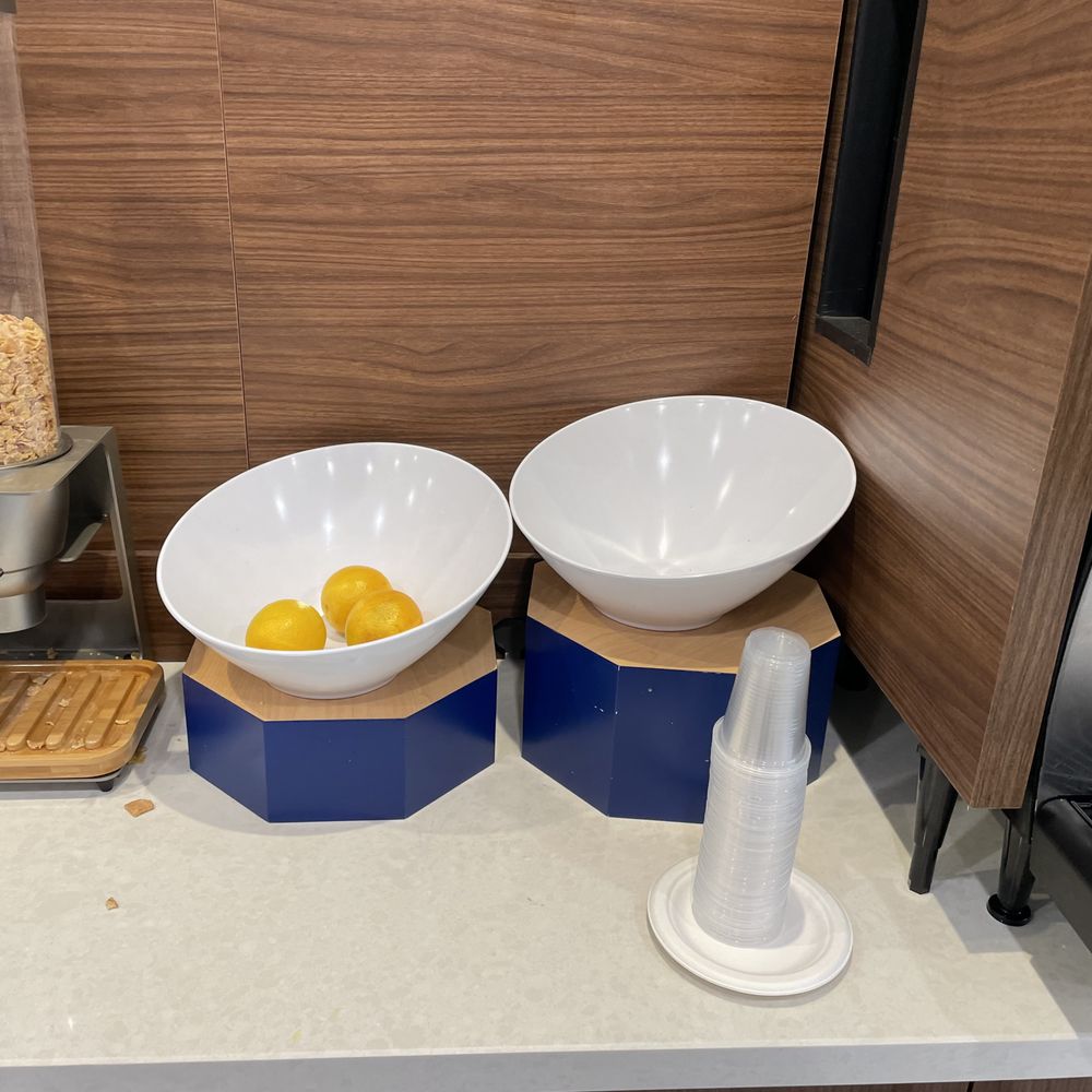 Holiday Inn Express - La Mesa - nothing in one of the bowl - Hotels Near Me - La Mesa, California