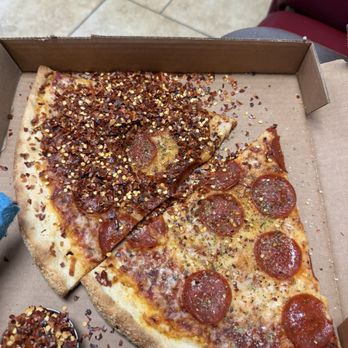 Palermos Pizza - When I was shaking this pepper it fell onto mi slices and they gave me 2 more free ones. 10/10 service hahaha love these guys - Pizza Near Me - Buckeye, Arizona Palermos Pizza - When I was shaking this pepper it fell onto mi slices and they gave me 2 more free ones. 10/10 service hahaha love these guys - Pizza Near Me - Buckeye, Arizona