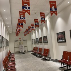 Cinéma Cineplex Forum - Note lots of historical photos on the wall of the Habs franchise over the years.