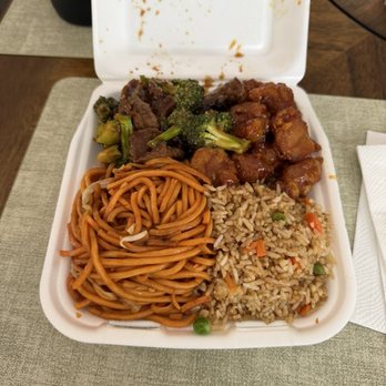 China Express - Chow Mein, Fried Rice, Orange Chicken, Beef & Broccoli - Chinese Near Me - Canyon Country, California