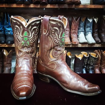 Made For Walkin - Used, Vintage & Consignment Near Me - Lockhart, Texas