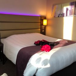 Premier Inn Archway - Bed