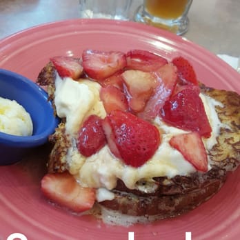 Crest Cafe - Creme brulee French toast - Cafes Near Me - San Diego, California