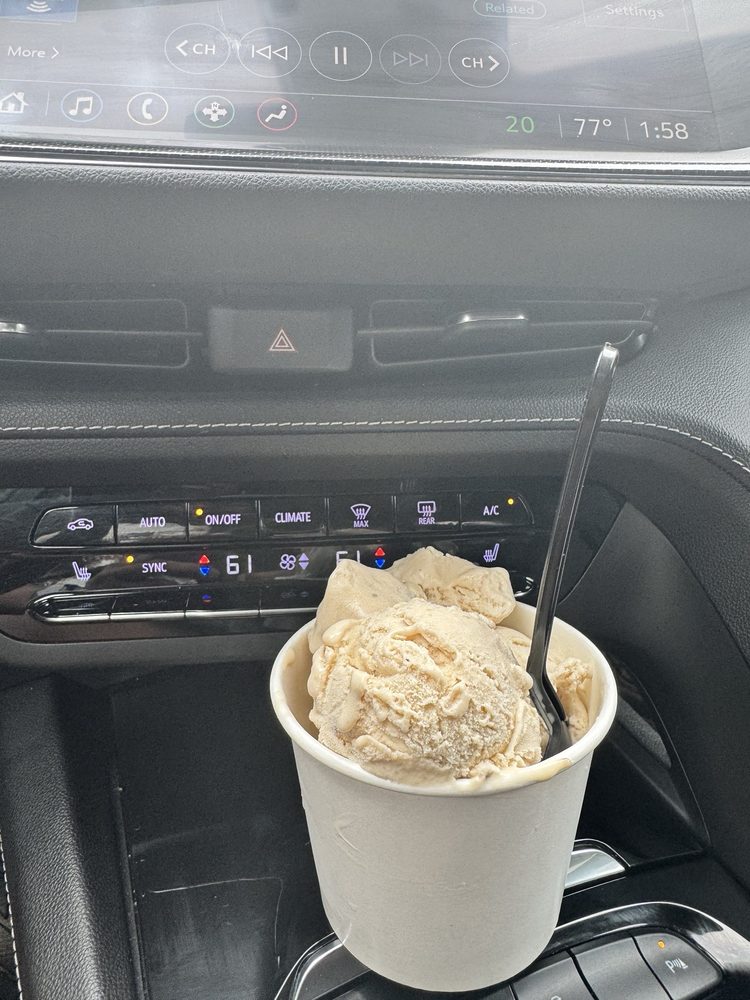 DK’s coffee & Ice Cream Logo