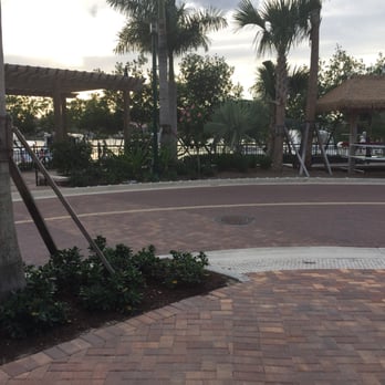 Tommy Bahama Restaurant - Outside seating view - Cocktail Bars Near Me - Jupiter, Florida Tommy Bahama Restaurant - Outside seating view - Cocktail Bars Near Me - Jupiter, Florida