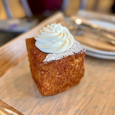 Croissante by null