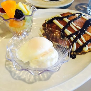 Egg Harbor Café - Pouch eggs and Boston cream pancakes - Breakfast & Brunch Near Me - Naperville, Illinois Egg Harbor Café - Pouch eggs and Boston cream pancakes - Breakfast & Brunch Near Me - Naperville, Illinois