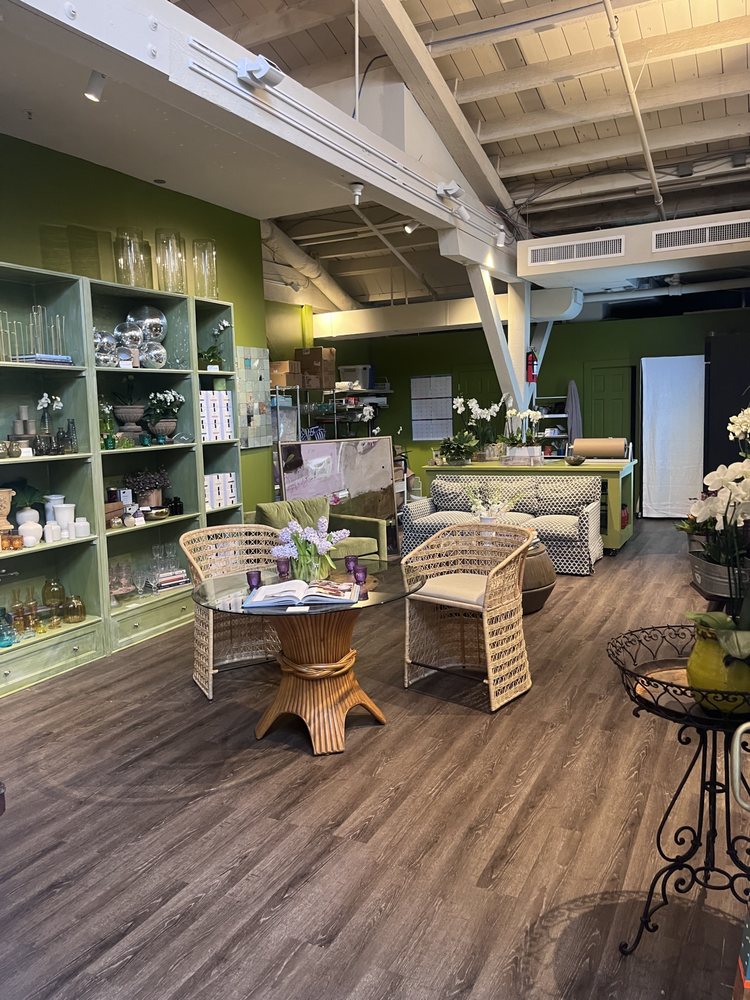 PAMELA DENNIS FLOWERS Updated July 2024 18 Photos 2727 Prytania