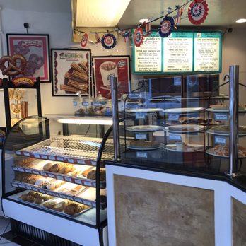 Lilly Mae's Cinnamon Rolls - Bakeries Near Me - Monterey, California