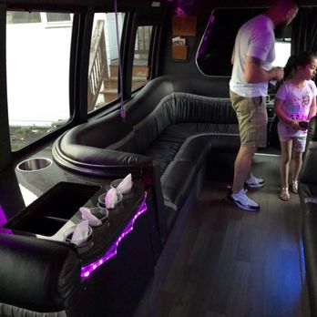 Lux Dryve - More inside pictures - Limos Near Me - Chicago, Illinois Lux Dryve - More inside pictures - Limos Near Me - Chicago, Illinois