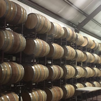Becker Vineyards - Wine Tasting Room Near Me - Fredericksburg, Texas