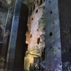 Eglise souterraine Saint-Jean - The southwest corner of the nave with columns.