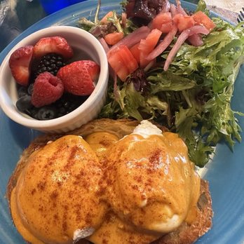SBs Lakeside Love Shack - Eggs Benedict - Breakfast & Brunch Near Me - Henrico, Virginia