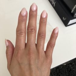 Nikkie Nails - Dip powder on natural nails OPI 61