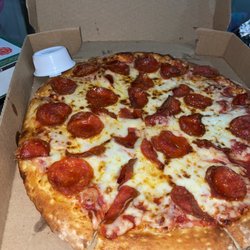 Papa Johns Pizza - Pepperoni pizza pie