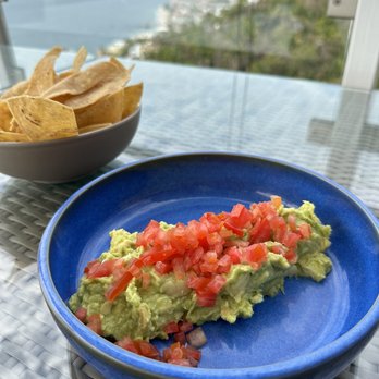 Grand Miramar - Guac and house made tortilla chips - Hotels Near Me - Puerto Vallarta, JAL