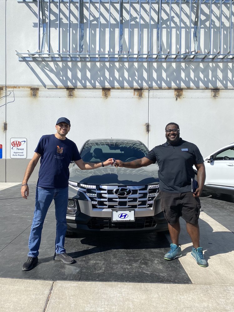 ROUND ROCK HYUNDAI Updated May 2024 74 Photos & 460 Reviews 2405 N Interstate 35, Round