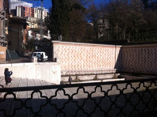 Fontana delle 99 Cannelle by null