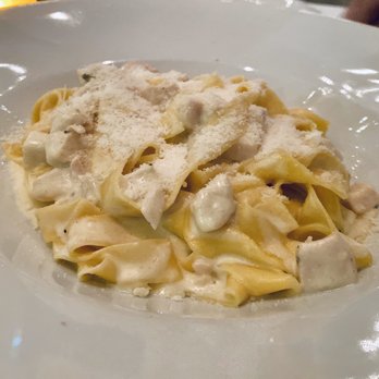 Il Pastaio - Alfredo Chicken Pasta - Italian Near Me - Beverly Hills, California