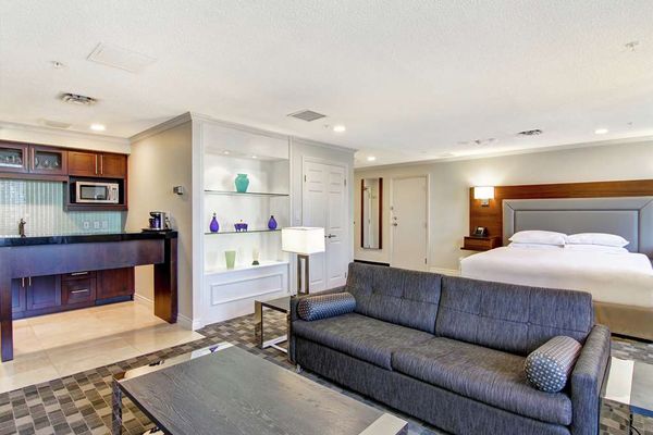DoubleTree by Hilton Hotel Toronto Downtown by null