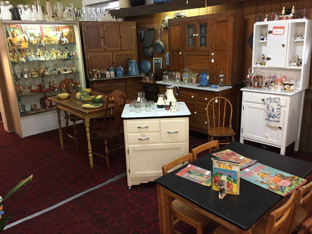 NORTH 27 ANTIQUE MALL Updated October 2024 12 Photos 2330 Hwy