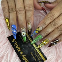 Holly’s Nails