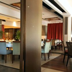Royal China Restaurant & Tea House