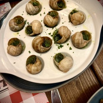 La mere Cottivet - You can never go wrong with escargot - French Near Me - Lyon, 69