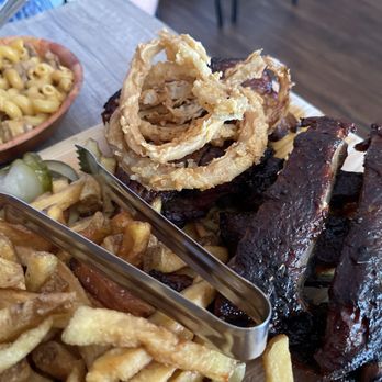 Saltlick Smokehouse - 3 Meat Platter - Smokehouse Near Me - Hamilton, Ontario Saltlick Smokehouse - 3 Meat Platter - Smokehouse Near Me - Hamilton, Ontario