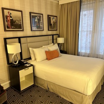 The Inn at Union Square - Bed window - Hotels Near Me - San Francisco, California The Inn at Union Square - Bed window - Hotels Near Me - San Francisco, California