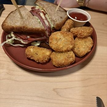 CRU PVD Kitchen & Bar - Breakfast & Brunch Near Me - Providence, Rhode Island