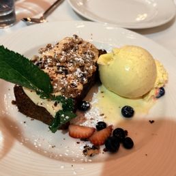 Carrot cake was good Carrot cake was good
