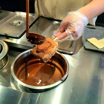 Mister - Preparation of my Ferrero Bar. - Ice Cream & Frozen Yogurt Near Me - Vancouver, British Columbia