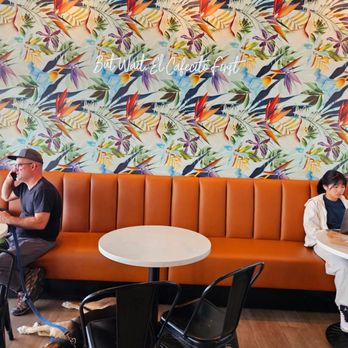 CAO Bakery & Cafe - Comfortable seating. Dogs are welcome. - Cuban Near Me - North Bay Village, Florida
